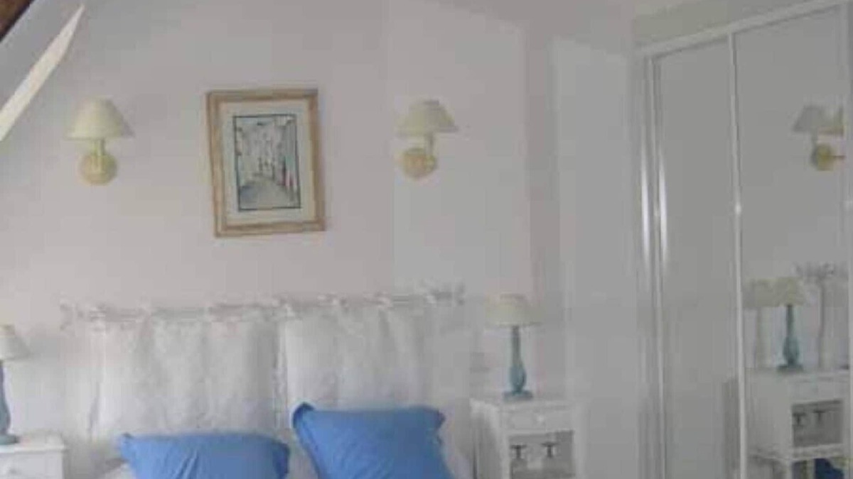 Azay-le-Ferron House | THE BLUE ROOM *