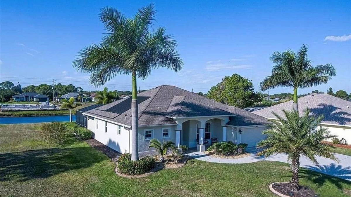 Long Meadow House | The Blue Sapphire Private Home