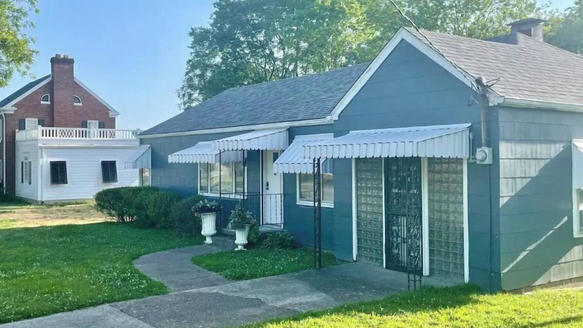 Beaver Dam House | The Bluegrass Cottage, Downtown Beaver Dam, KY