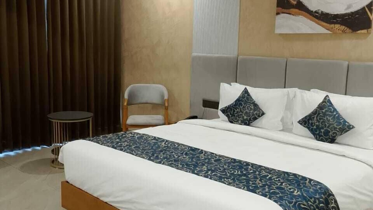 Sanand Hotel | The Blues Hotel