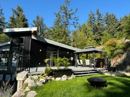Bowen Island Villa | The Bluewater Retreat