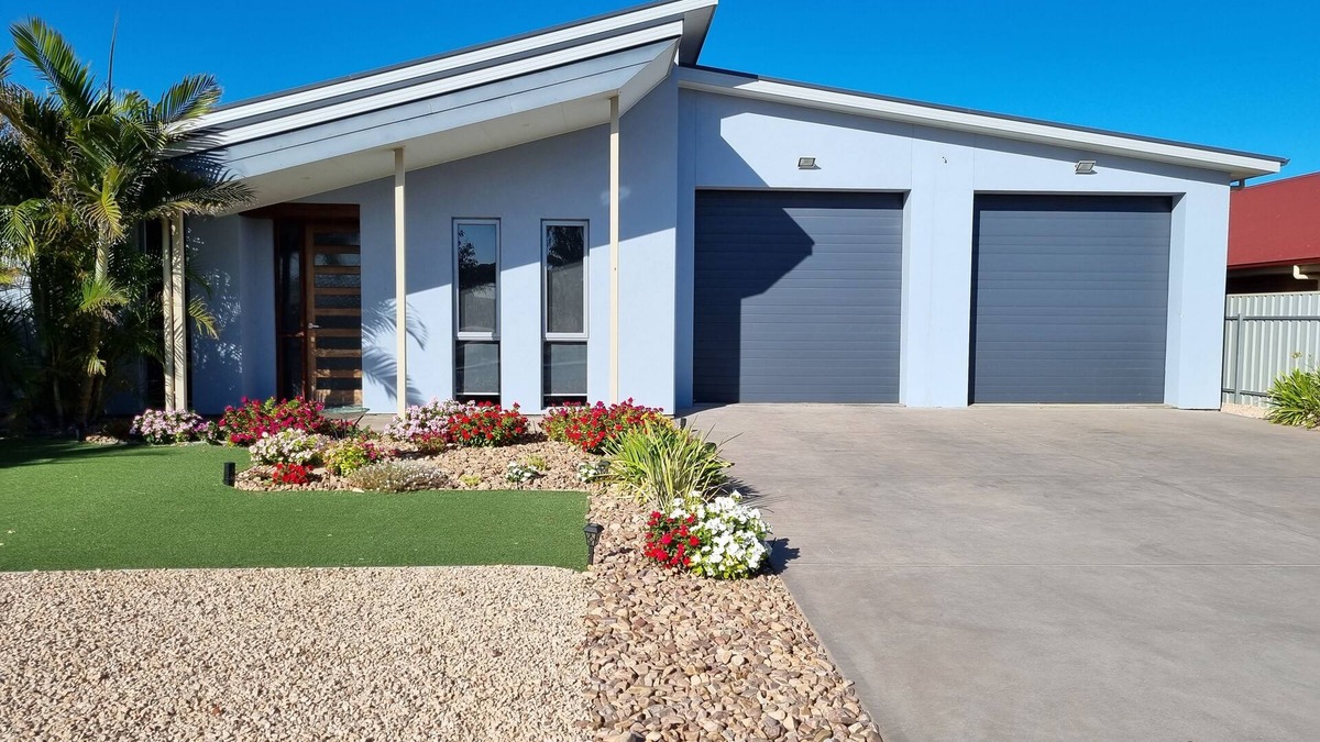 Moonta Bay House | The Boat House Moonta Bay