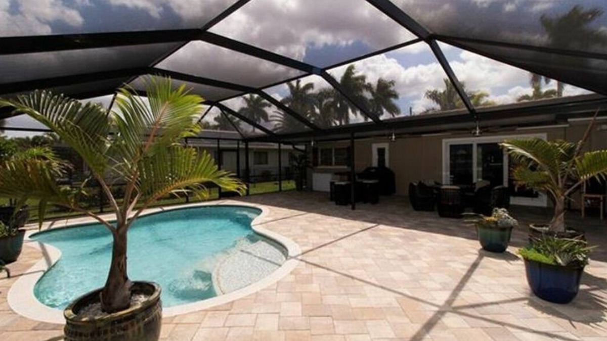 Pelican House | The Boat House