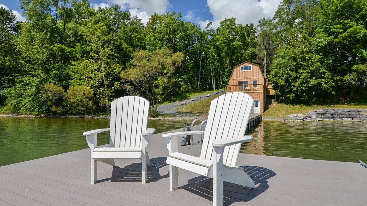 Romulus Cottage | The Boat House: Wine Country + Lake Living + Perfect Couples Retreat!