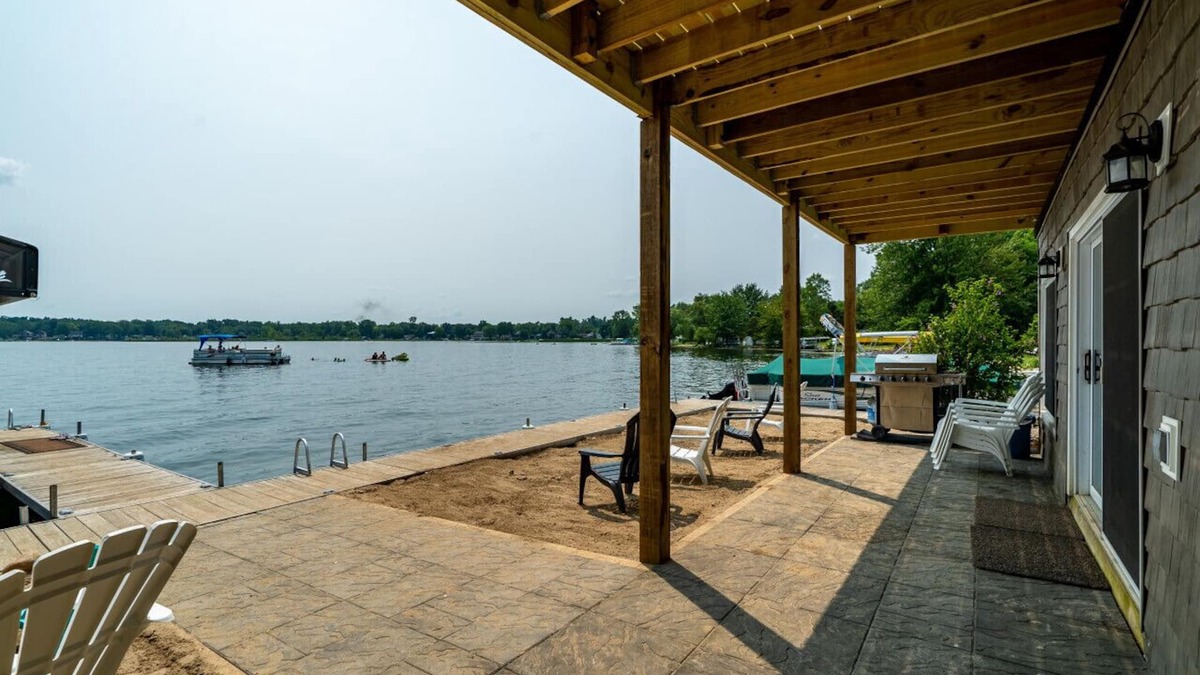 Sand Creek House | The Boathouse at Evans Lake