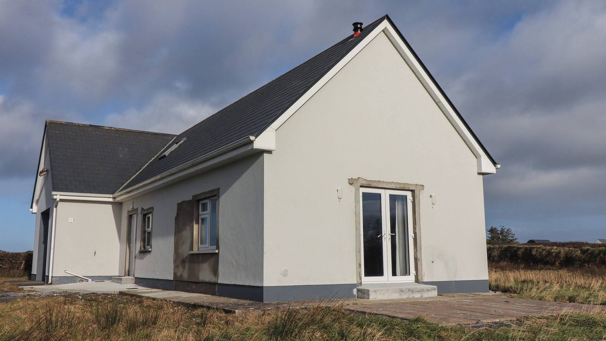 Carrigaholt Cottage | THE BOATHOUSE, family friendly in Carrigaholt, County Clare