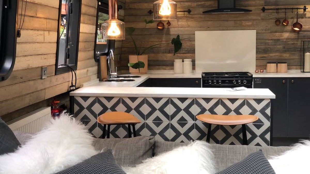 Paddington Boat Rental | The Boathouse London