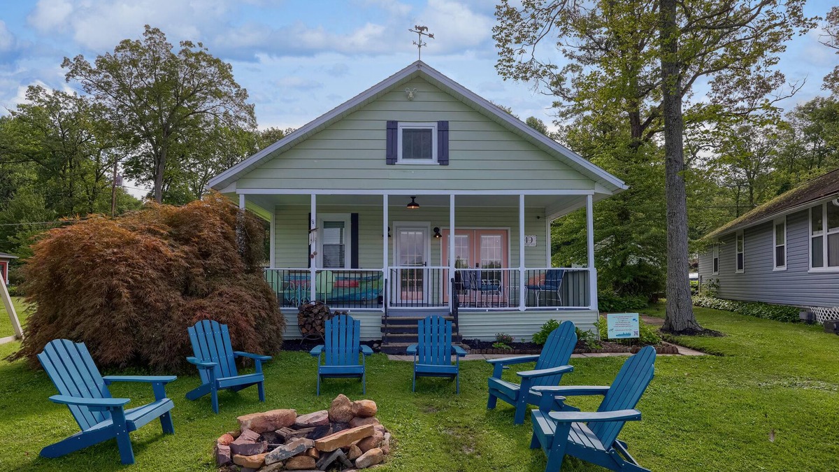Moon Lake Cottages House | The Boathouse on Moon Lake