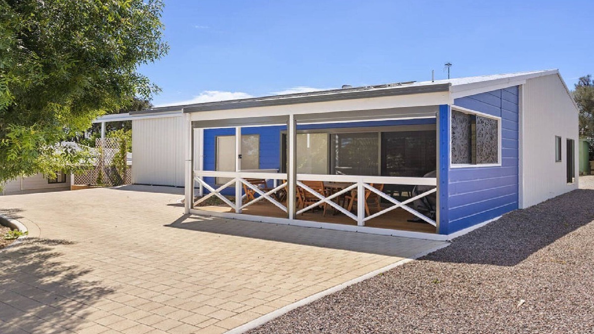 Lake Wangary House | The Boathouse - Perfect 2 bedroom Property close to all Town Facilities