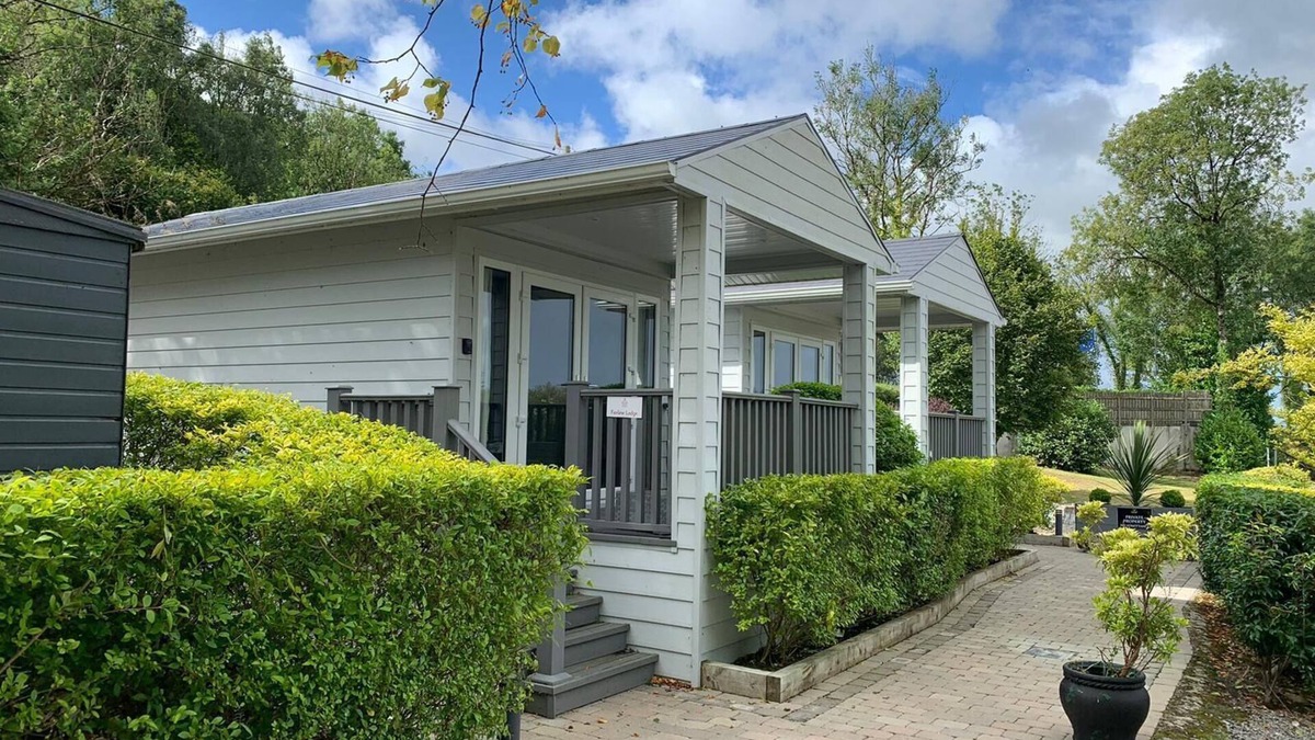 Enniskillen Cabin | The Boatyard Glamping Lodges-Fairline Lodge