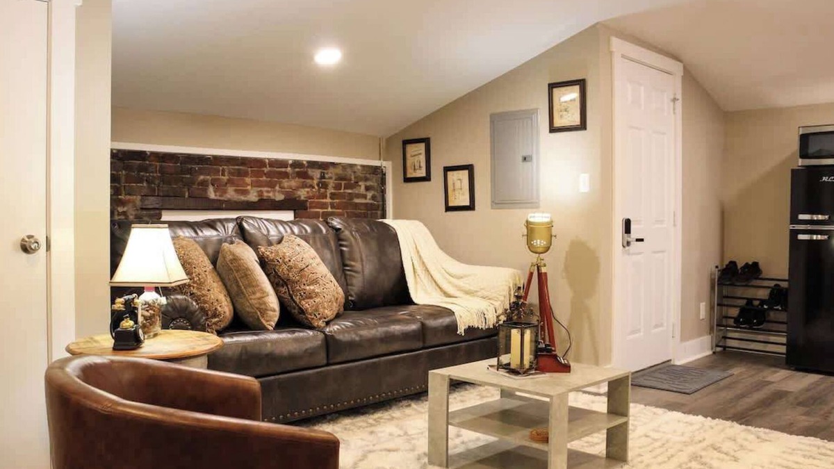 Butchertown Apartment | The Bonded Lounge Butchertown