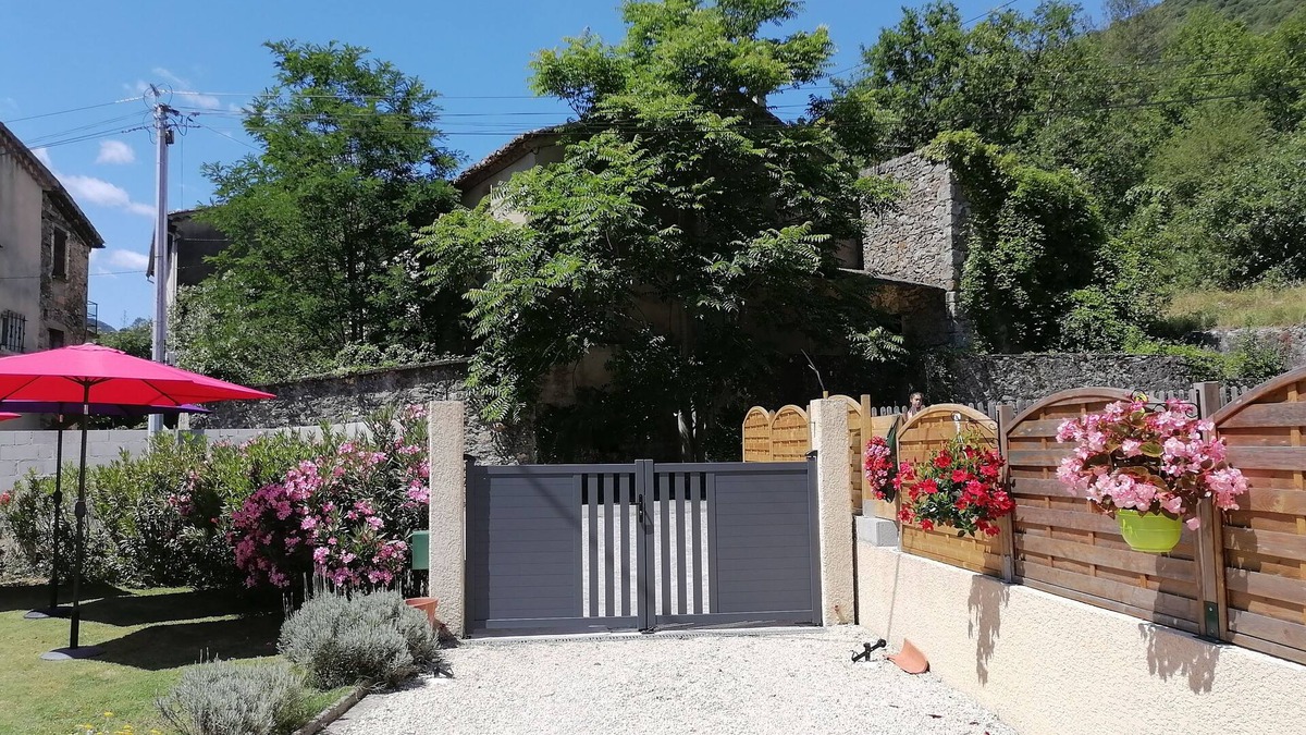 Besseges House | The BONIOL quiet hamlet in northern Gard South Ardèche