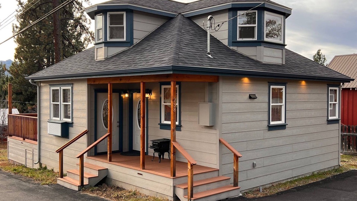 Blairsden-Graeagle House | "The Bonta House" located in downtown Blairsden, CA