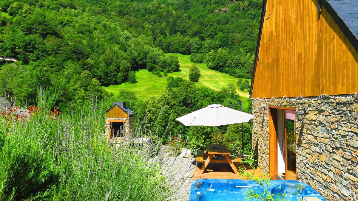 Gedre Ski Chalet | The Bordarriben Sauna and Spa