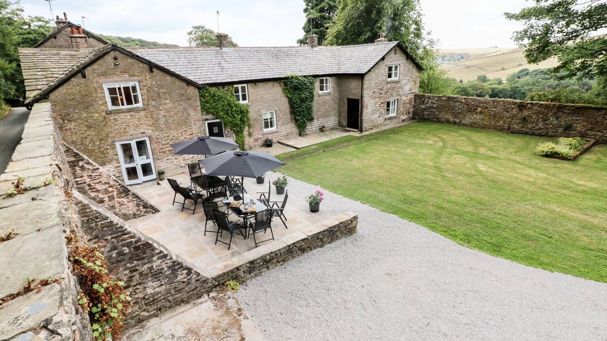 Macclesfield Cottage | THE BOTHY, pet friendly, character holiday cottage in Wildboarclough