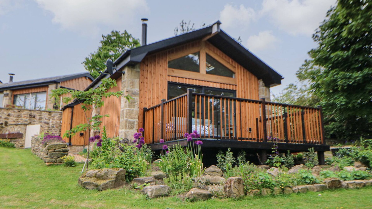 Riding Mill House | THE BOTHY, RIDING HILLS, pet friendly, with open fire in Corbridge