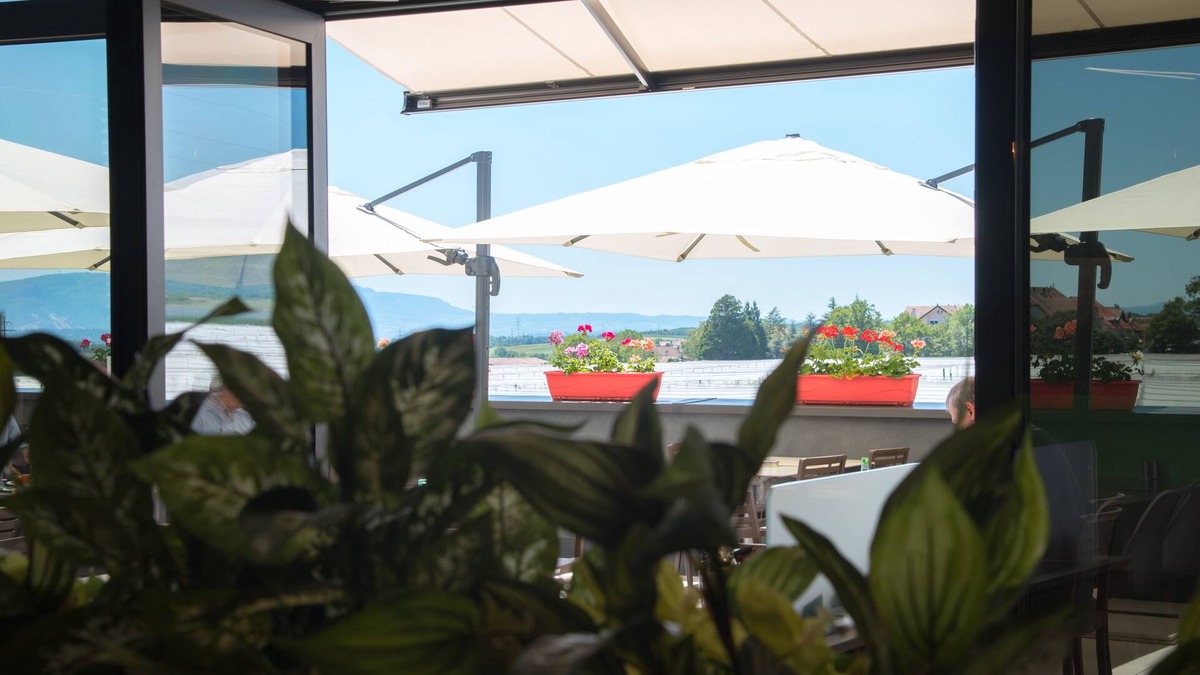 Signy-Avenex Hotel | The Bowling Hotel