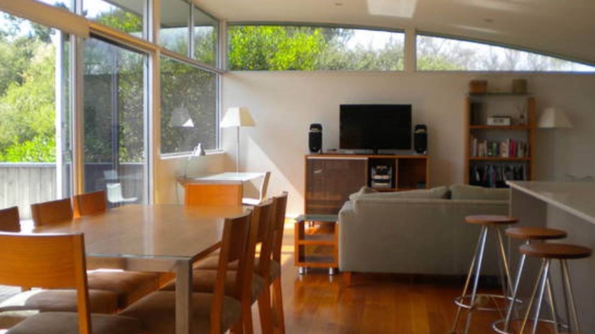 Inverloch House | The Breakers on the Surf
