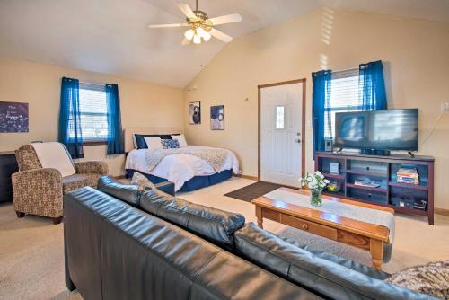 Perryville House | The Brewer Guesthouse Tiny Home with Patio and Yard!