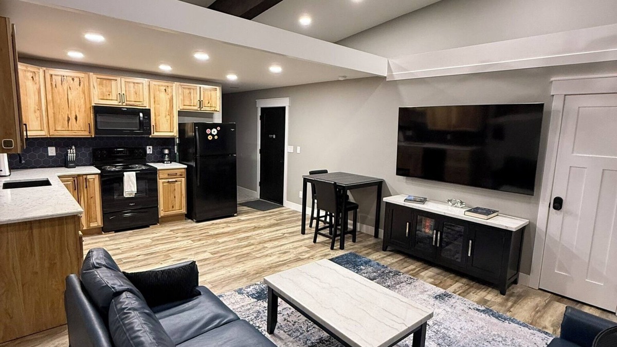 Idaho Falls Apartment | The Brick & Beam Apt#6