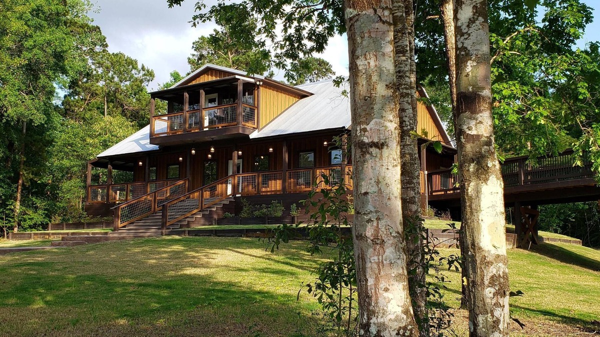 Montgomery House | The Bridge House located in an Beautiful RV Resort near Lake Conroe.