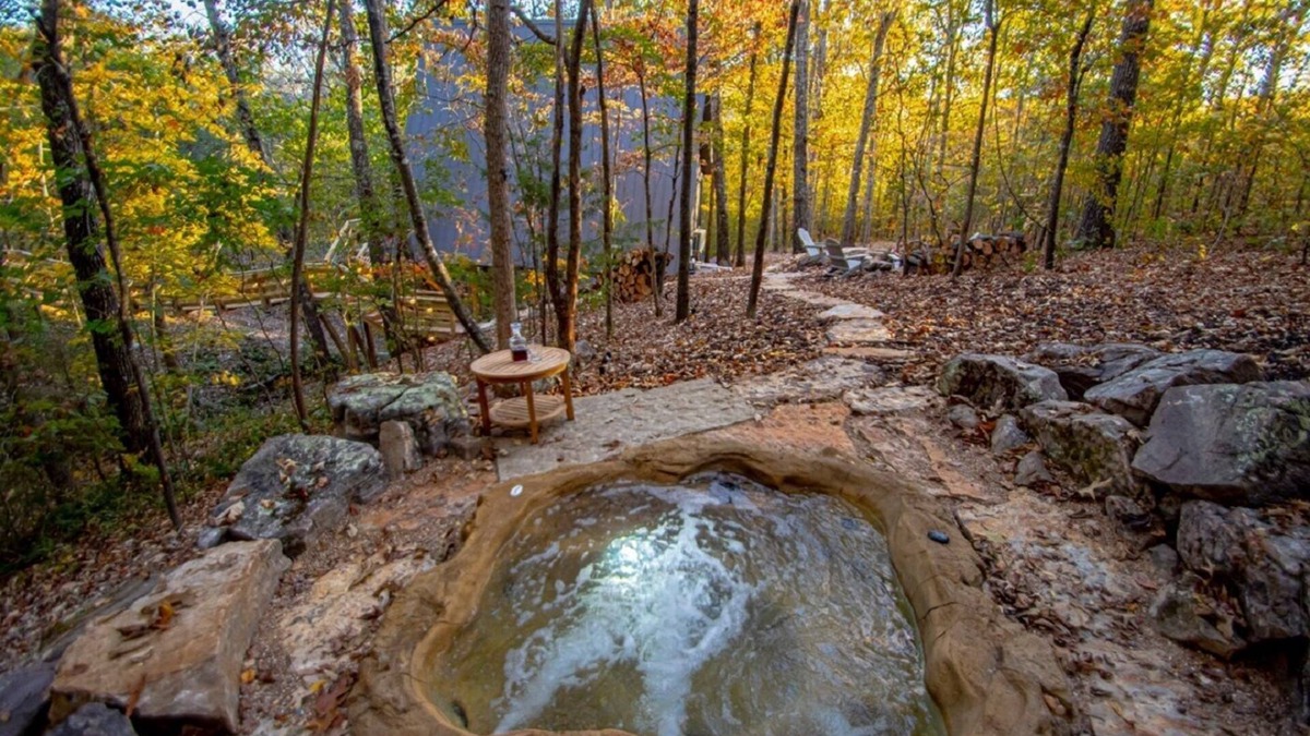 Saint Joe Ski Chalet | The Bridge House Rock Hot Tub Buffalo River