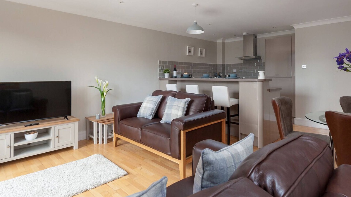 City Centre Glasgow Apartment | The Bridge - Two bedrooms, Central Location, Parking available