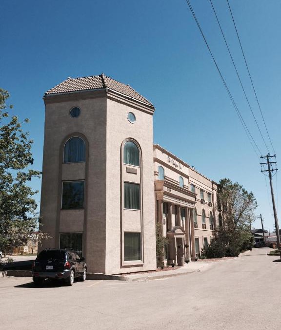 Fort McMurray Hotel | The Bridgeport Inn