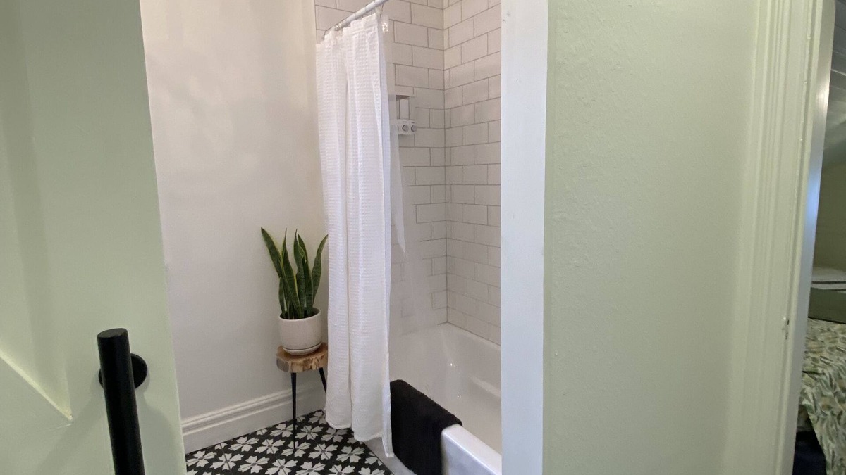 Marshland House | The Broadway Exchange
