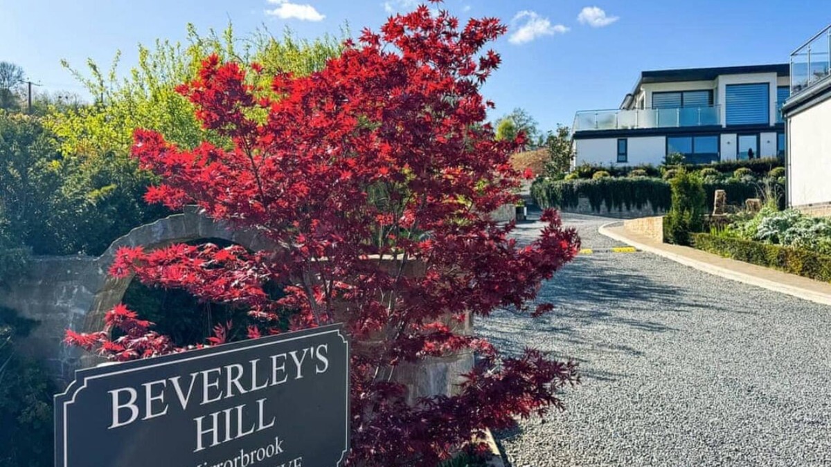 Hay-on-Wye Villa | The Brook - Luxury Villa With Hot Tub