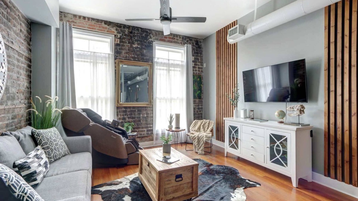 Yamacraw Village Condo | The Broughton Noir, Chic | Comfortable | Cozy