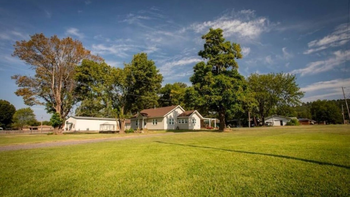 Russellville Cottage | The Brown Stone Cottage