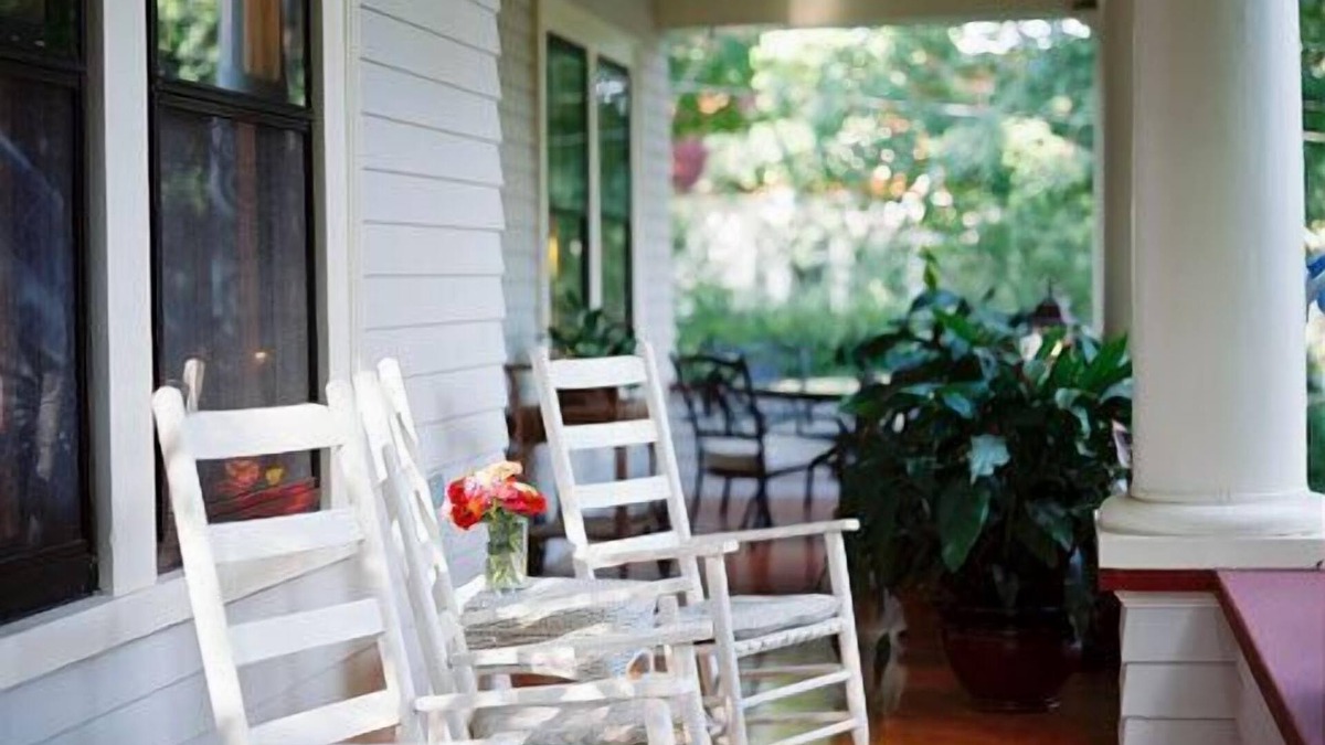 Mann Bed & Breakfast | The Brown Street Inn