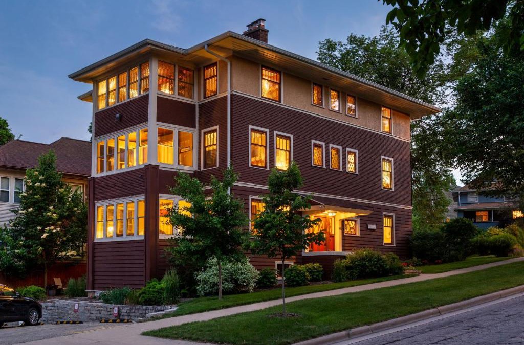 Regent Bed & Breakfast | The Buckingham Inn