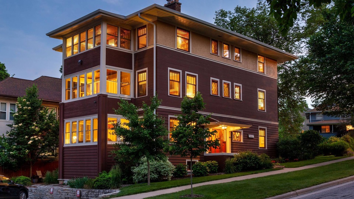 Regent Bed & Breakfast | The Buckingham Inn