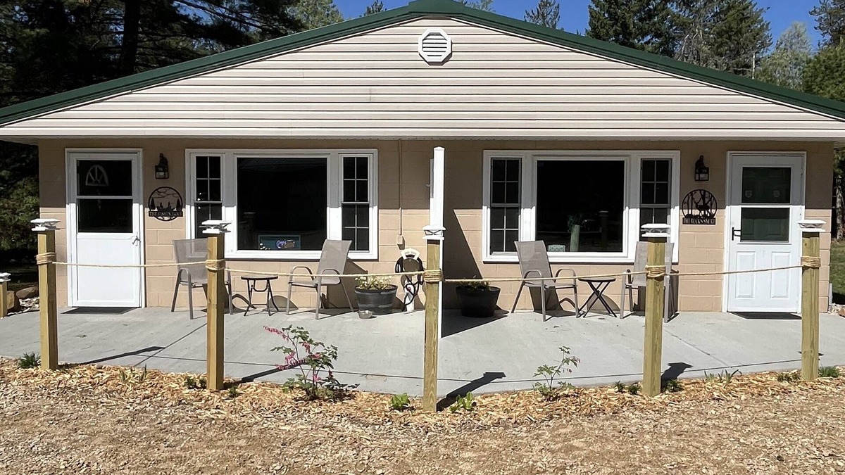 Necedah Apartment | The Bucks Snort is a cozy studio near Castle Rock Lake in Necedah