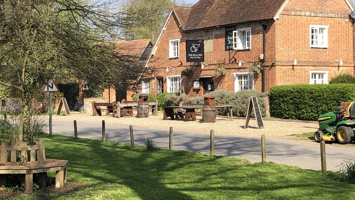 Stanford Dingley Hotel | The Bull Inn Pub