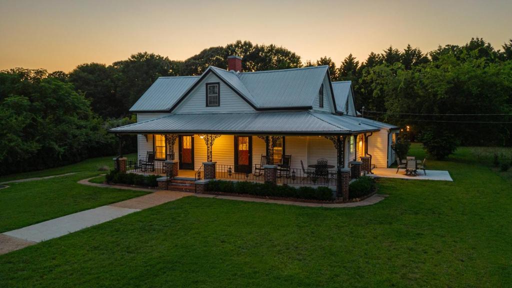 Athens House | The Bulldog Farmhouse 100 year old home