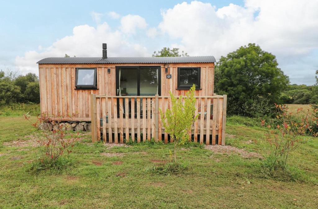 Cosheston House | The Bumblebee