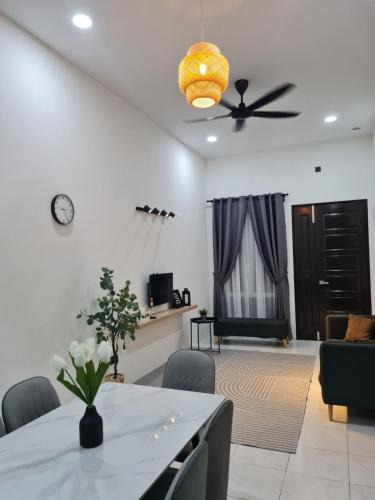 Sungai Besar House | The Bunga and The Daun Housestay 2