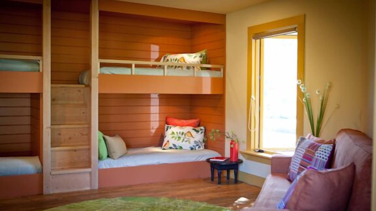 Ukiah Cottage | The Bunkhouse at Whispertree- Perfect for Families