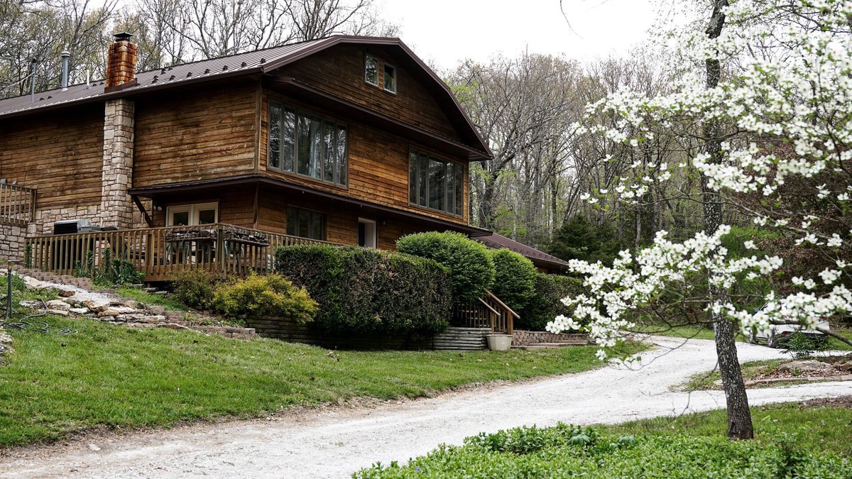 Macomb House | The Bunkhouse- fire pit, waterfall, games, private retreat for the family!