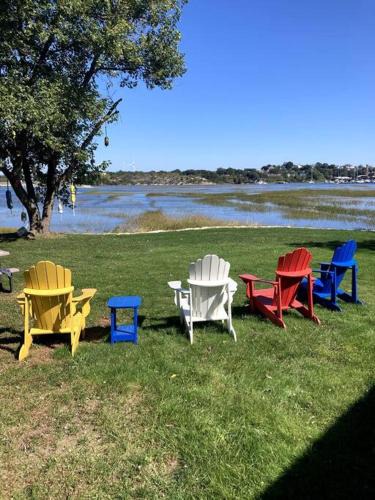 Gloucester House | The Buoys