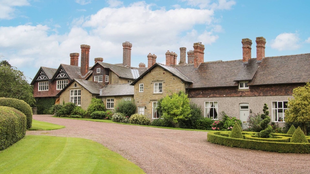 Much Wenlock Cottage | THE BUTLER’S QUARTERS, with a garden in Much Wenlock