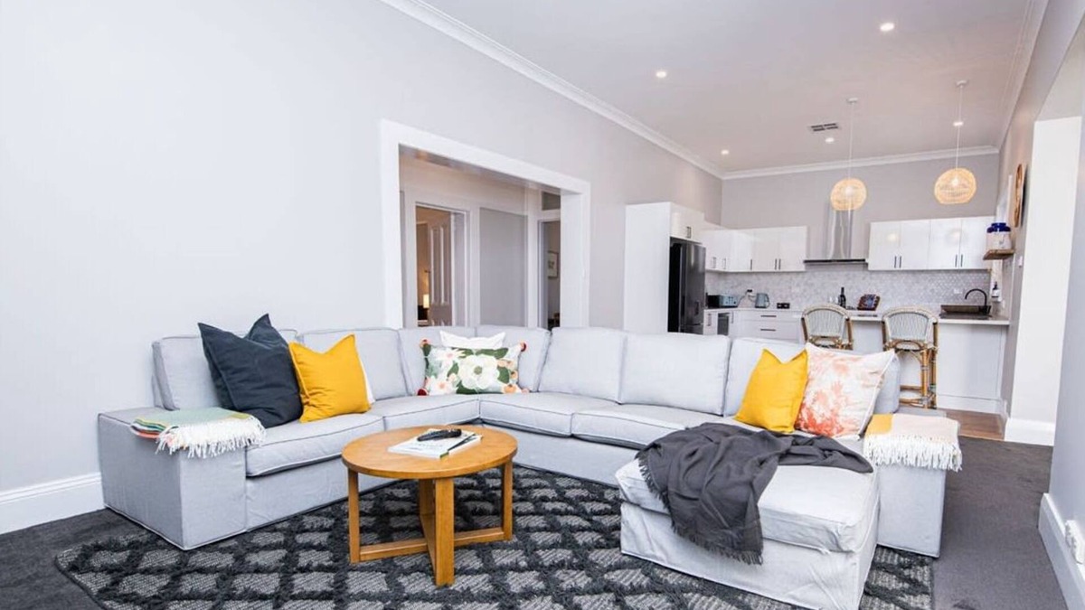 Orange House | The Byng House - Grand & Central, Entertain 12 ppl