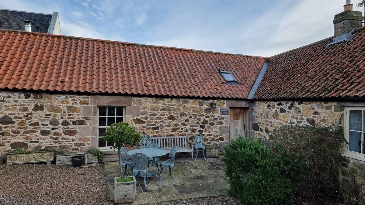 North Berwick House | The Byre Cottage, perfect peace, yet 25 mins by train to Edinburgh, beach 9 mins