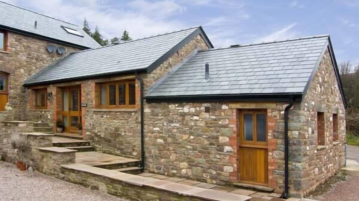 Abergavenny Cottage | THE BYRE, luxury holiday cottage in Llanddewi Skirrid