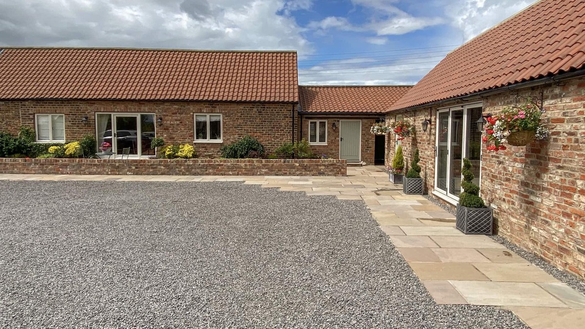 East Cowton Cottage | THE BYRE, pet friendly, luxury holiday cottage in East Cowton