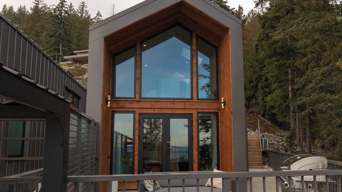 Bowen Island Cabin | The Cabanas on Bowen #2 Stand alone structures Ocean front.