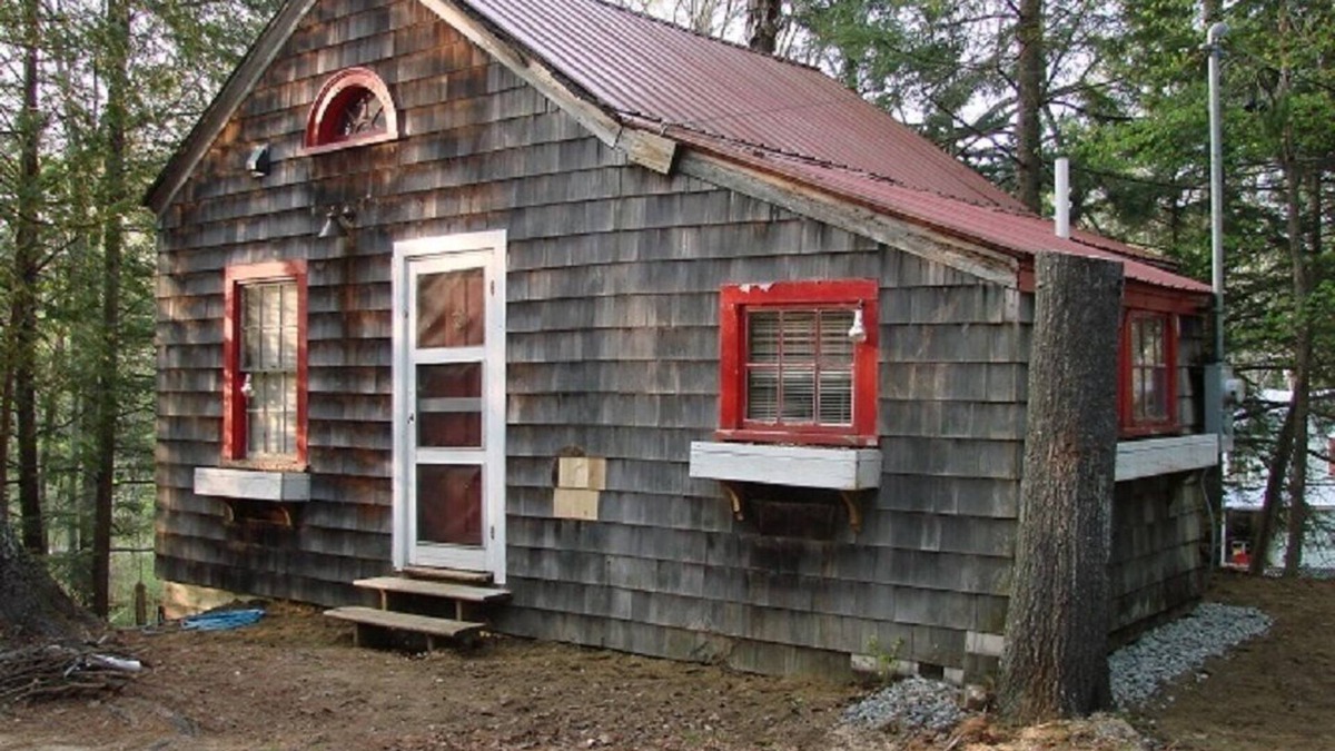 Madison Cottage | The Cabbage on Olive Street, overlooking Hayden Brook